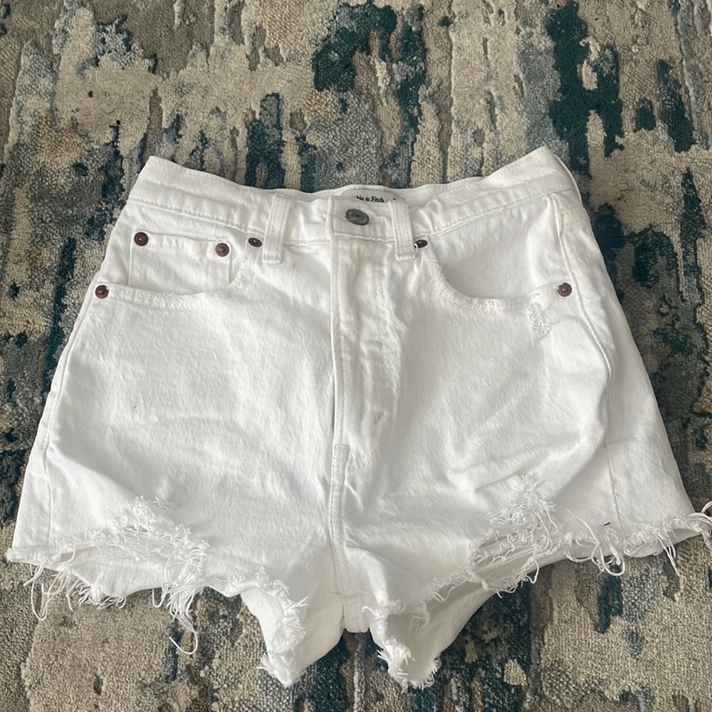 Abercrombie The Mom Short High Rise